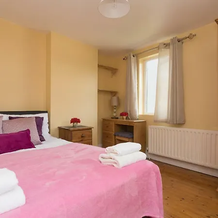 Holiday home City Center House Great Location 4 Bathrooms *