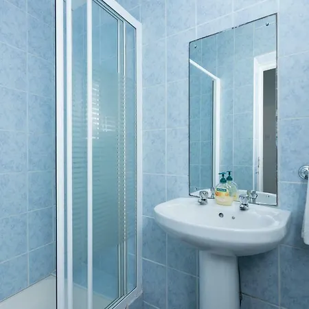 City Center House Great Location 4 Bathrooms * Galway